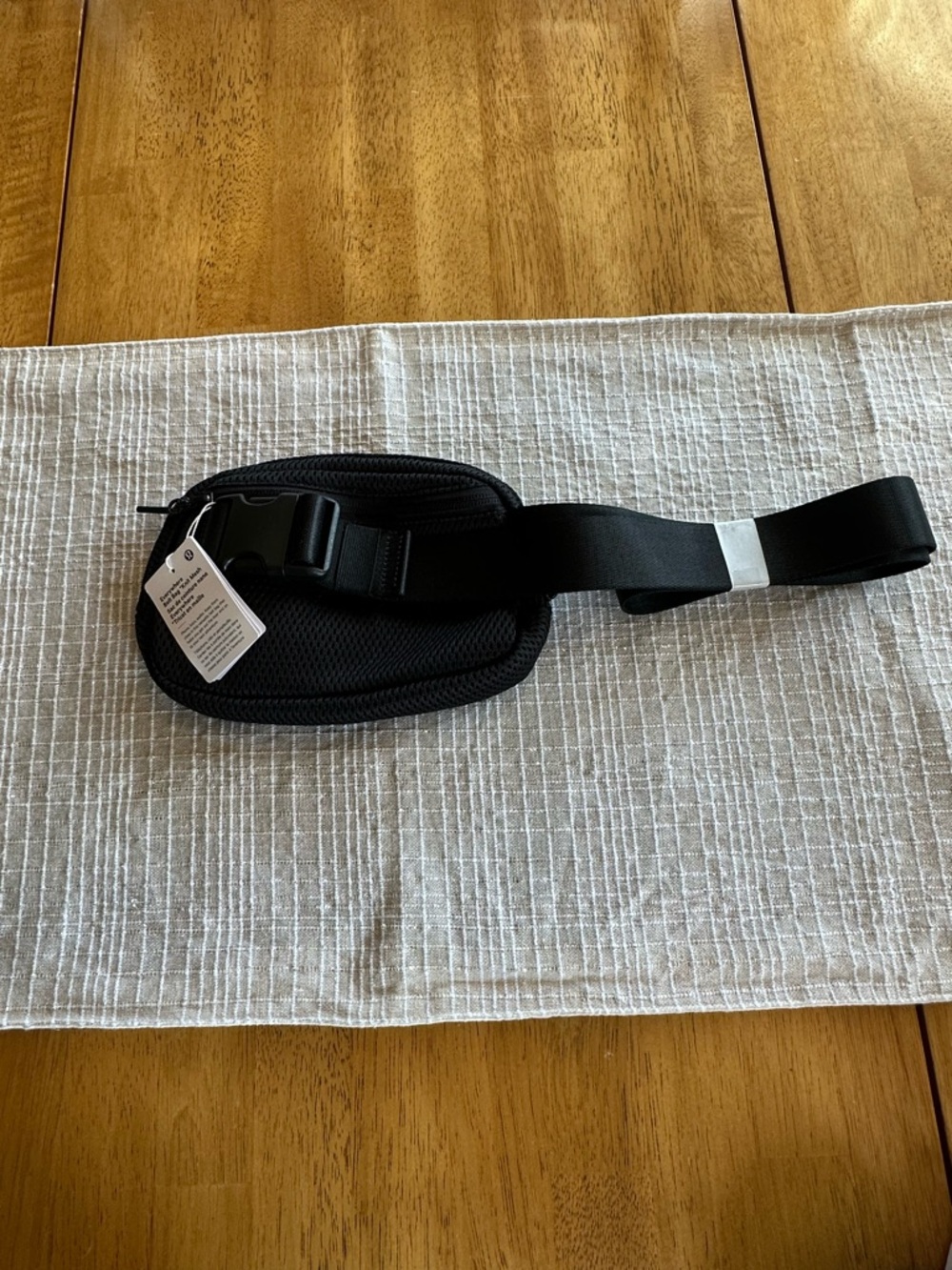 Lululemon Everywhere belt bag knit mesh - Picture 3 of 3